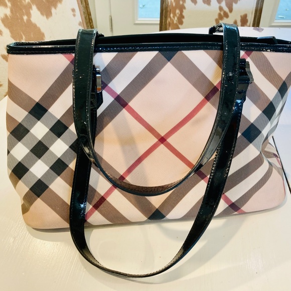 Burberry Handbags - Burberry Tote